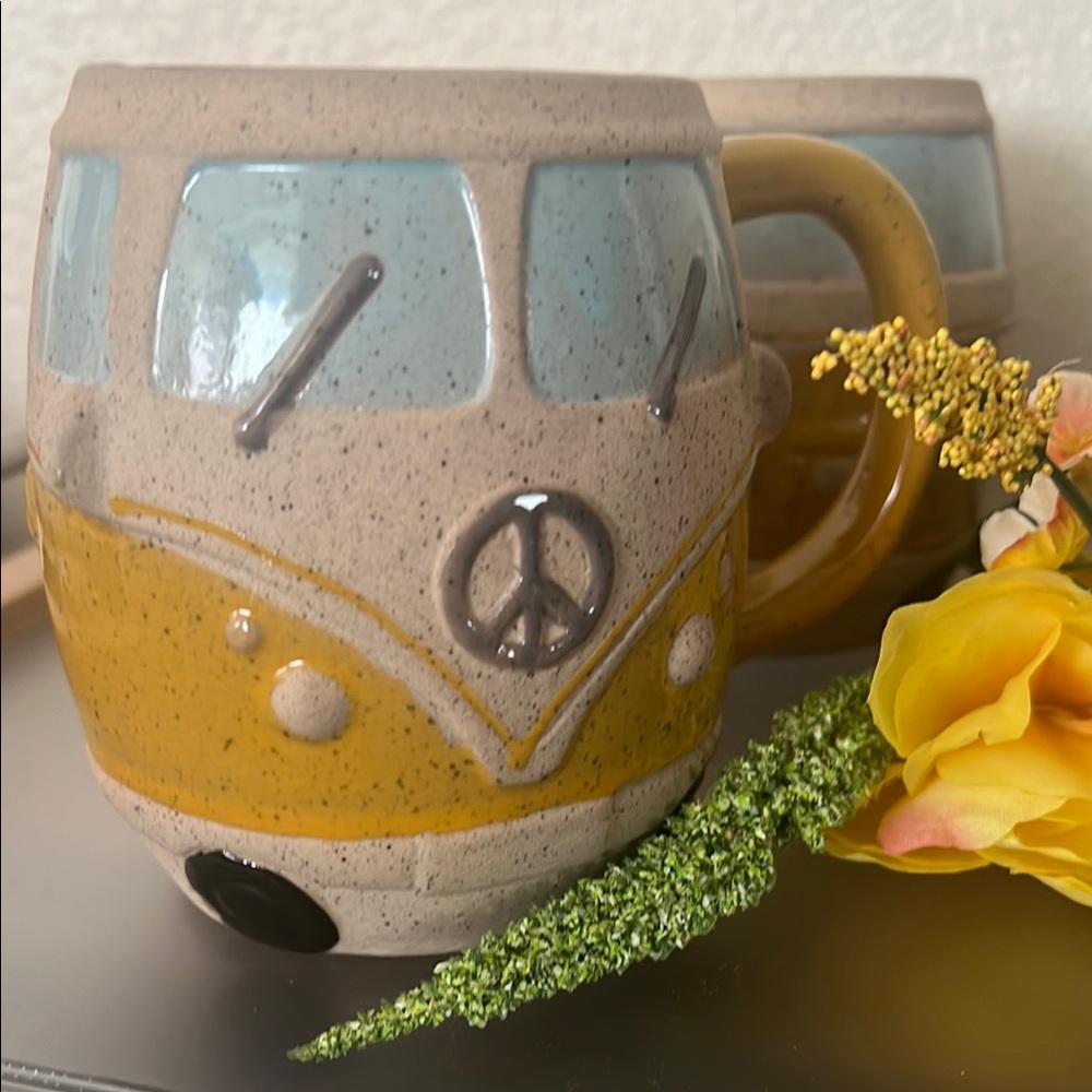 🇺🇸Yellow and Gray Ceramic Van Mug
